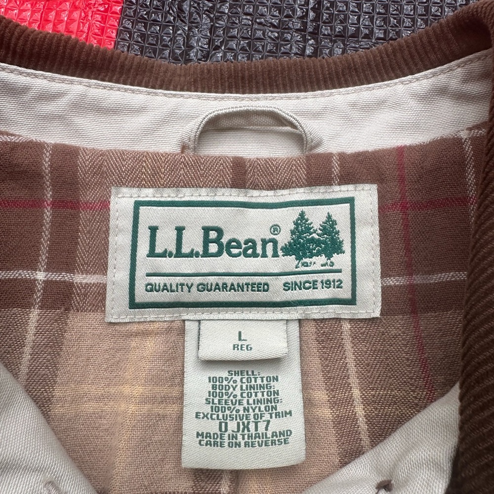 Vintage LL Bean Jacket Women’s Flannel Lined size L
Pit to pit: 23”
Length: 30” - Picture 4 of 6